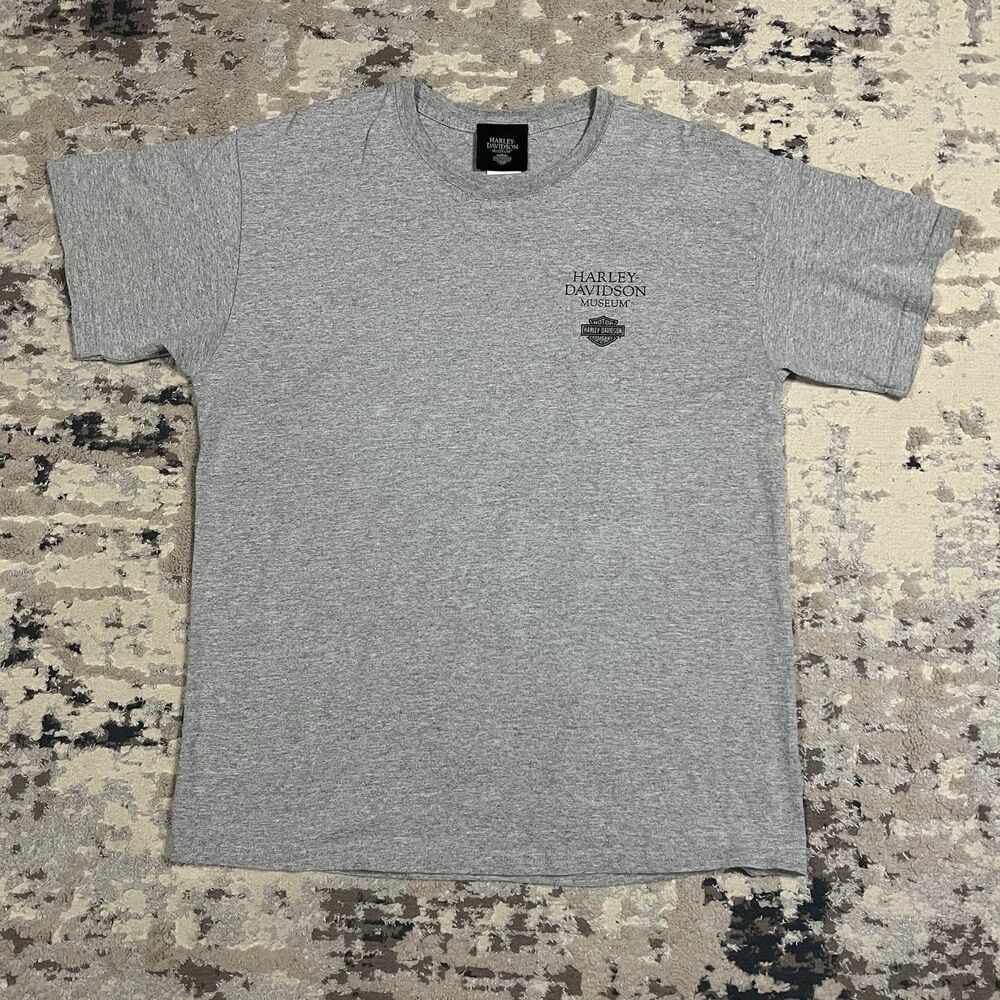 Harley Davidson Museum Mens T-Shirt Size LARGE Gray Motorcycles Milwaukee, WI